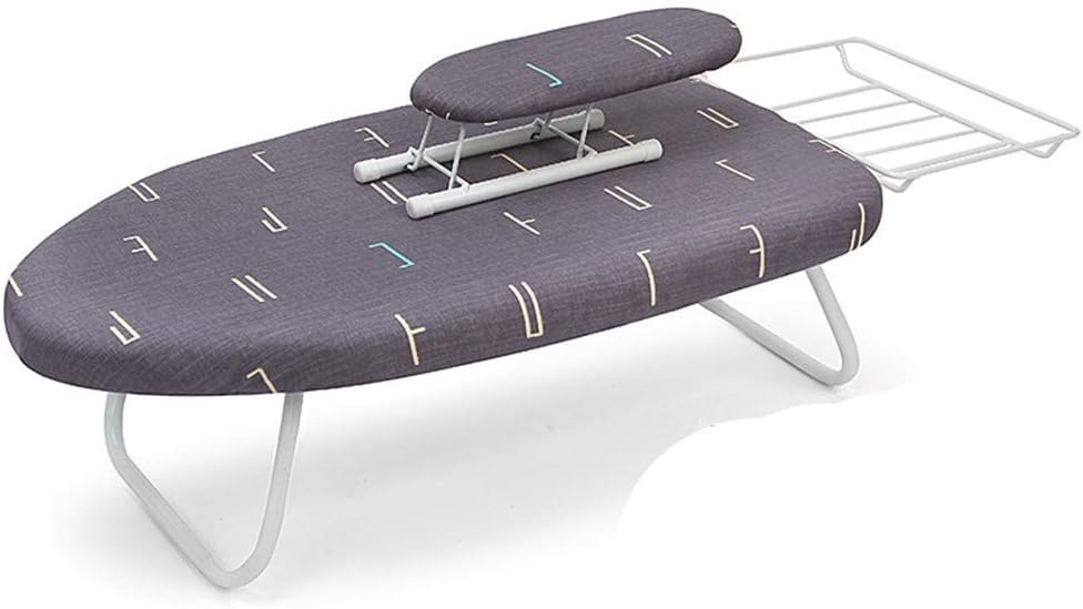 La table de repassage avec un revetement en coton, avec une structure pliante