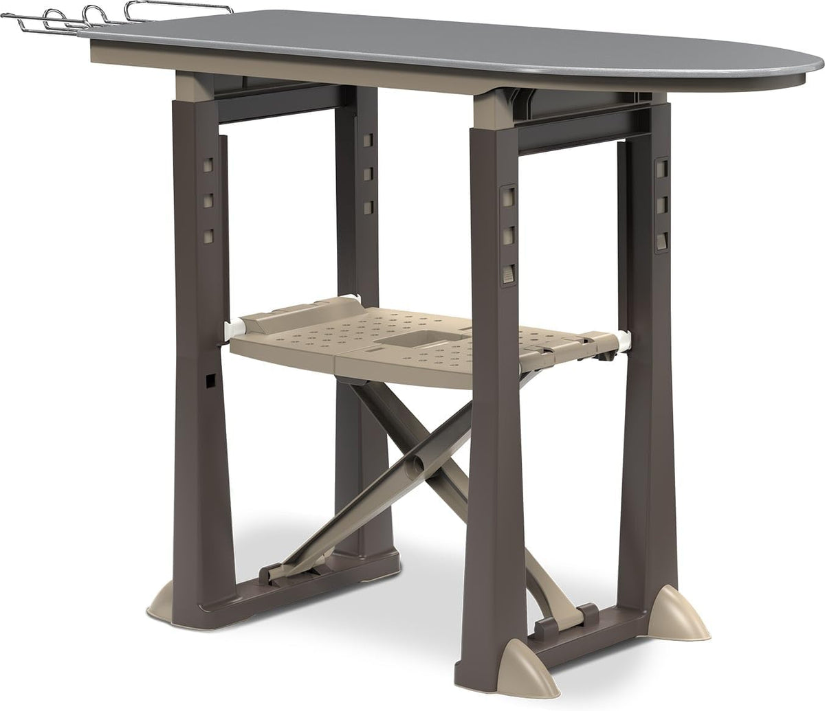 Une table de repassage comporte une hauteur reglable
